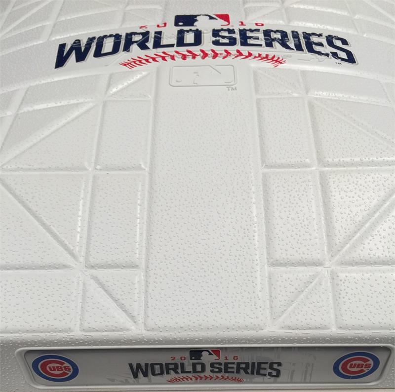 2016 WORLD SERIES BASE WRIGLEY FIELD EDITION| Retail Experience